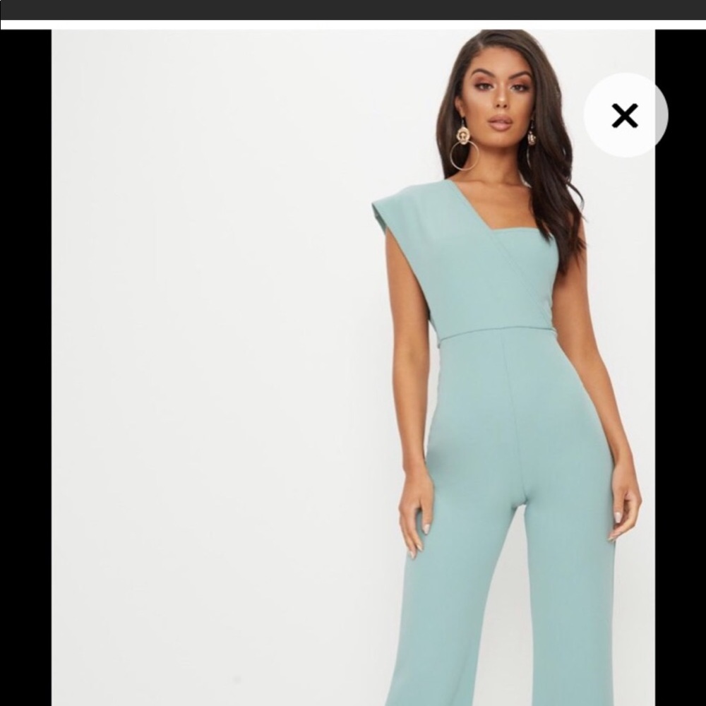 Mint green jumpsuit Pretty little things NWT